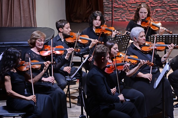 Дивертисмент для струнного оркестра