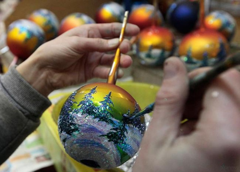 Фабрика ёлочных игрушек и зимний Новгород