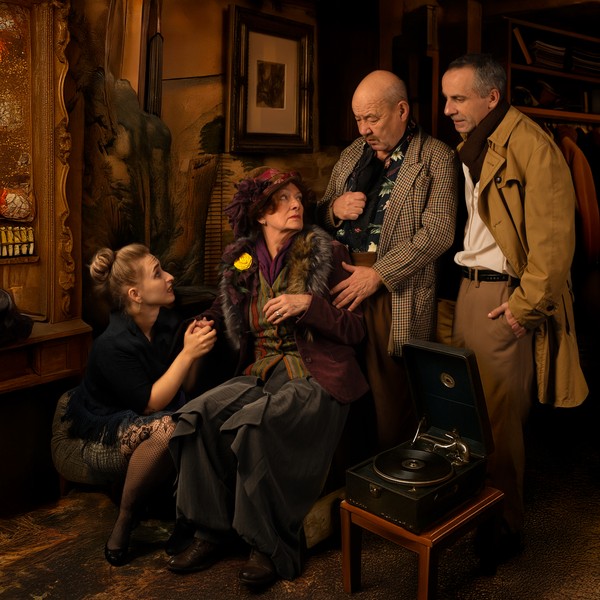 Все любят мисс Кронки