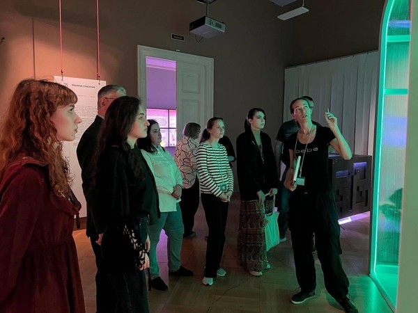 Арт-медиация по выставке «Сообщество печати»