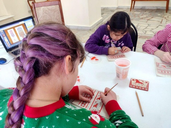 Мастер-класс «Новогодние открытки с конями в стиле мезенской росписи»