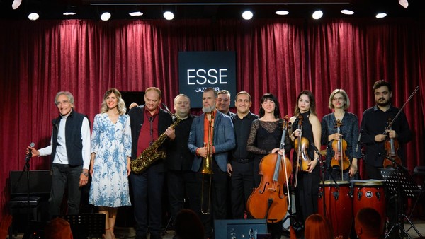 Ансамбль Петра Назаретова и Татиана Кудэлько (вокал)