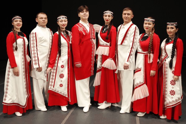 Концерт ансамбля народной песни «Эреҥер» «Песни утреннего ручья»