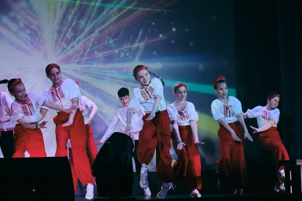 Концерт студии танца «M&Dance» – «Похититель Рождества: переполох на Фабрике Волшебства»