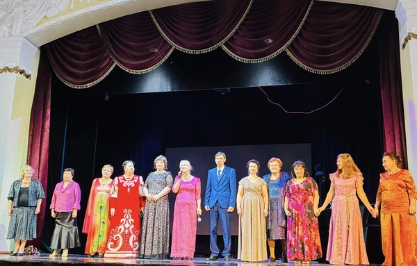 «Диалог у Новогодней ёлки»