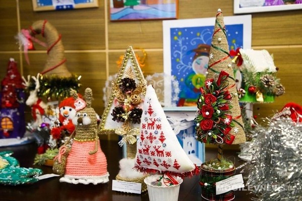 «Новогодняя карусель» Выставка декоративно-прикладного творчества