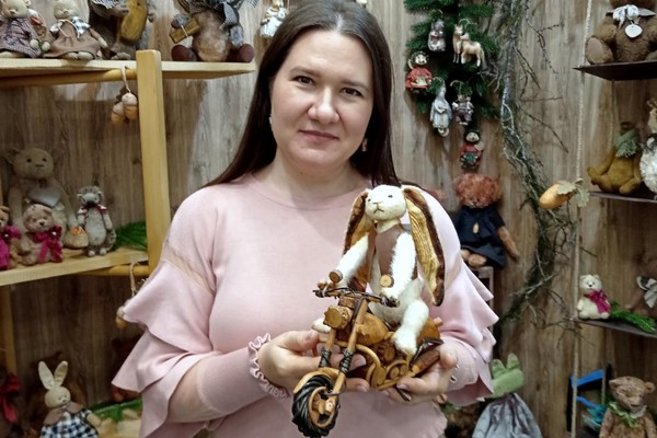 Авторская выставка Натальи Подосинниковой «Волшебные истории»