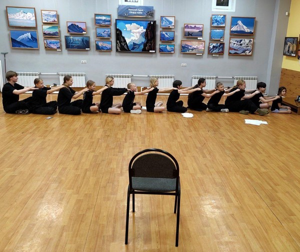 Актерский мастер – класс «Новогодние пародии»