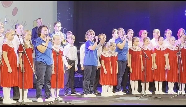 Выступление Концертного хора «Карамель»