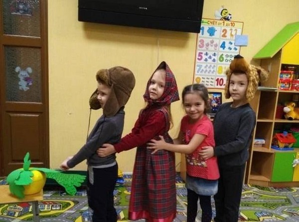 Познавательный час «Зимние игры и забавы – веселье и опасность»