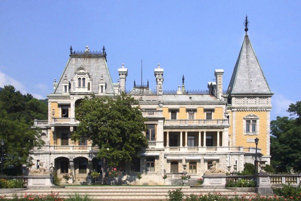 Основная экспозиция Дворца Александра III в Массандре