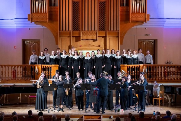 Вечер хоровой музыки «И слышатся напевы здесь родные»