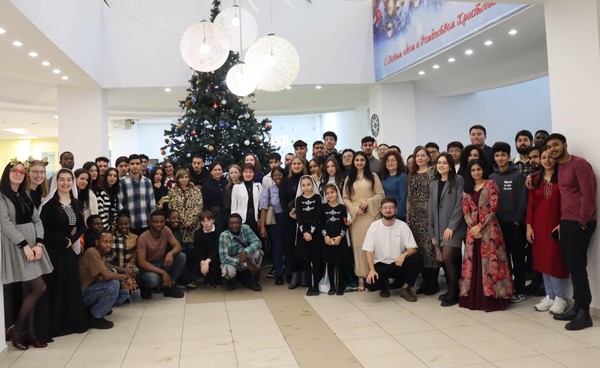 Праздничная программа «Новый год в России»