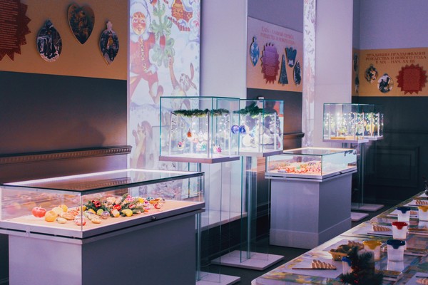 Выставка «Сокровища Нового года»