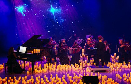 Новогодний шоу-концерт в сиянии тысячи свечей