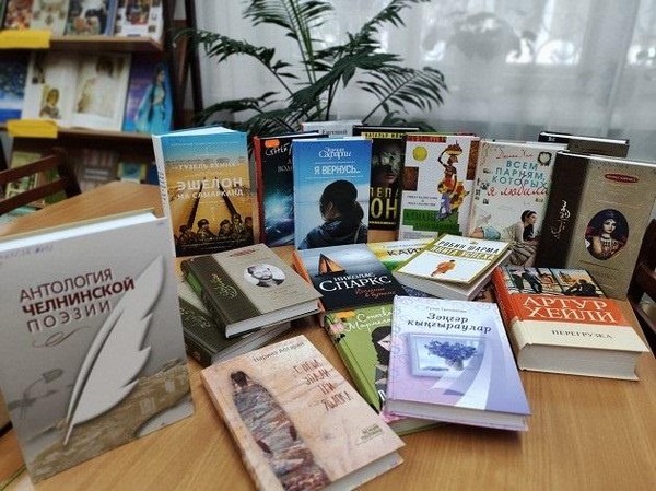 Выставка «Знакомьтесь, новые книги»