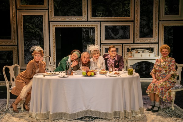 Лариса Луппиан