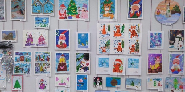 Выставка творческих работ Художественного отделения «Новогодний калейдоскоп»