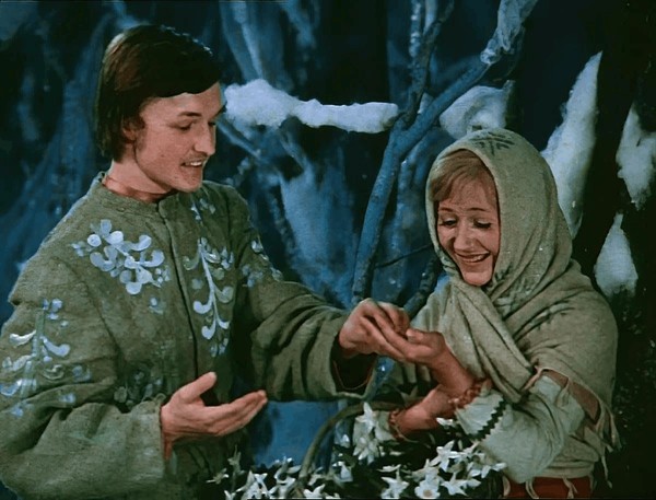 Просмотр фильма «12 месяцев»