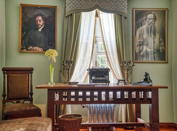 Тематическая экскурсия «Ангелочек – символ Дома Леонида Андреева»