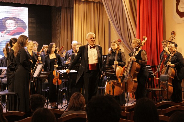 Концерт «Новогодний подарок»