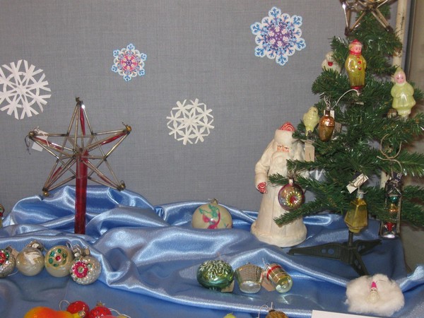 лекция «Ёлочные чудеса: путешествие в мир игрушки»