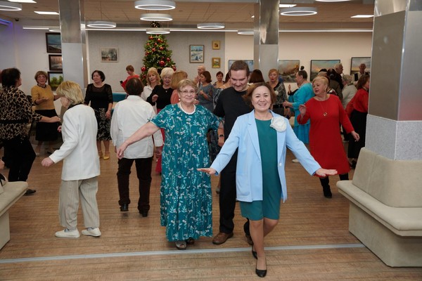 Танцевальный вечер «Мы сегодня в сказке дивной…»