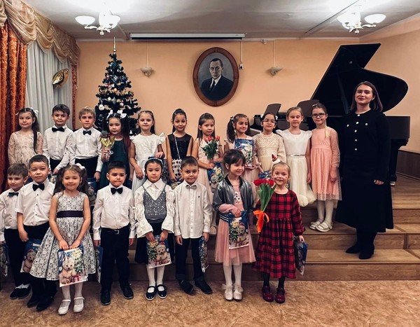 Новогодний концерт «Солнечные зайчики»