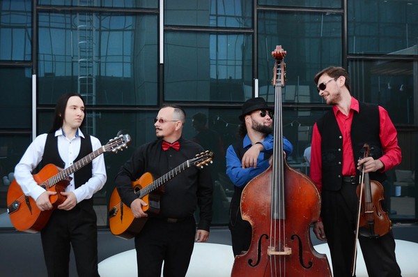 Горячий рождественский джаз