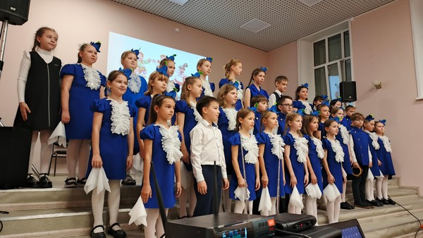 Концерт хорового отделения «Новогодние встречи»