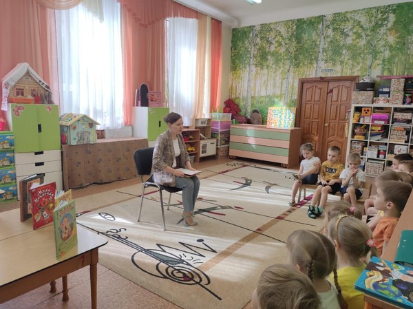 Музыкальный час «Вместе весело шагать...»