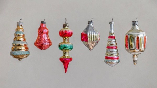 Беседа «Волшебство елочной игрушки»