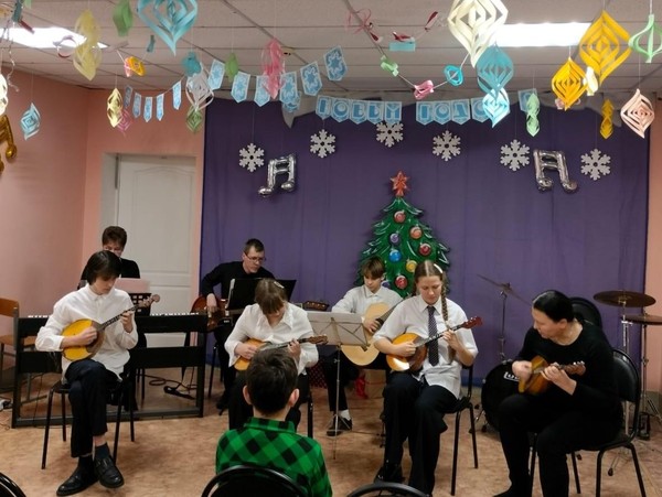 «К нам приходит Новый Год»