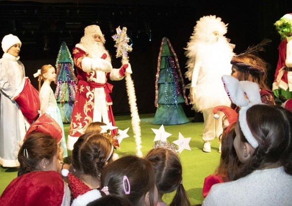 Новогоднее представление «Лабиринты виртуальности»