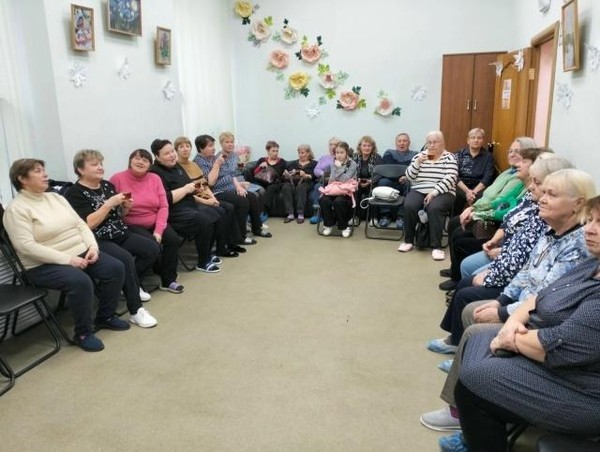 «Скоро,скоро Новый год» концертная программа для пожилых людей