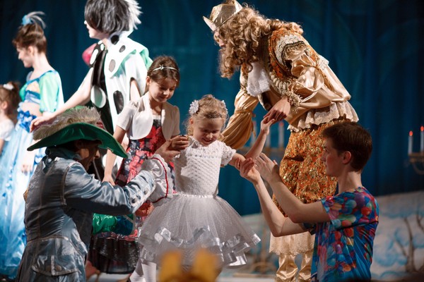 Новогодний спектакль «Новогодний бал для Золушки»