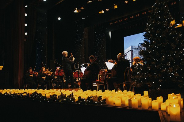 Новогодняя феерия в сиянии тысячи свечей