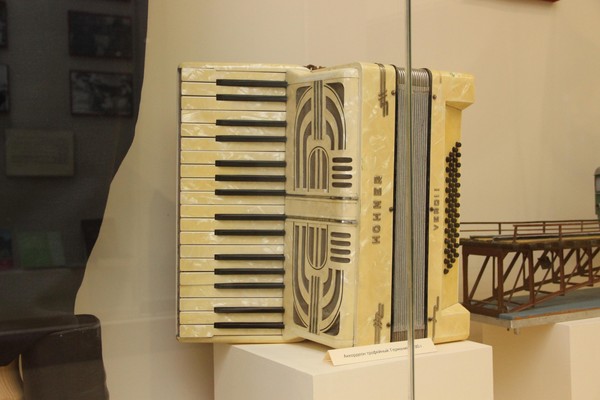 Викторина «Кто сказал, что нужно бросить песни на войне?»