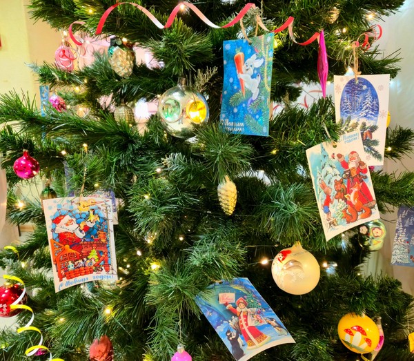 Ретро-выставка новогодней игрушки «Новогодние сокровища минувшего века»