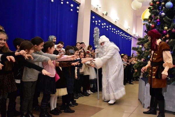 Праздничное представление «Новогодняя сказка»