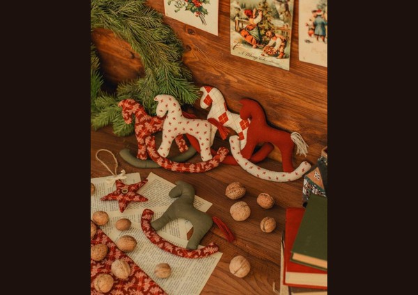 Создание фетрового украшения на ёлку