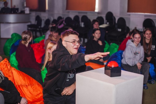 Игра «Жми на кнопку»