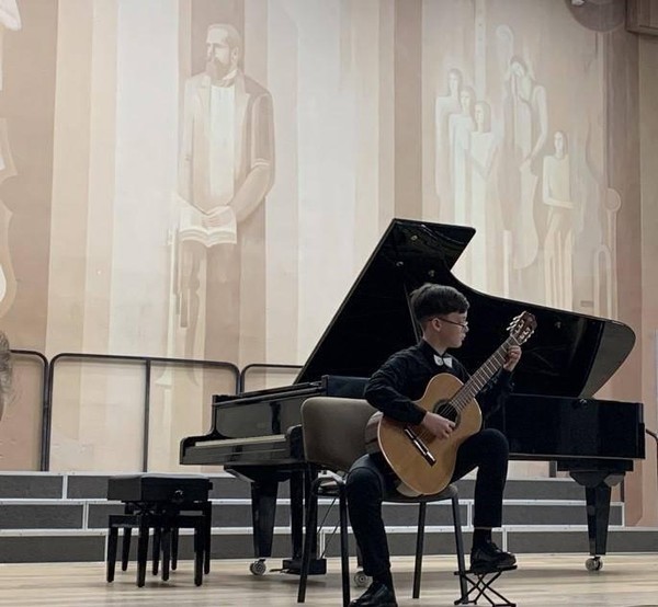 Концерт «Звучит гитара»