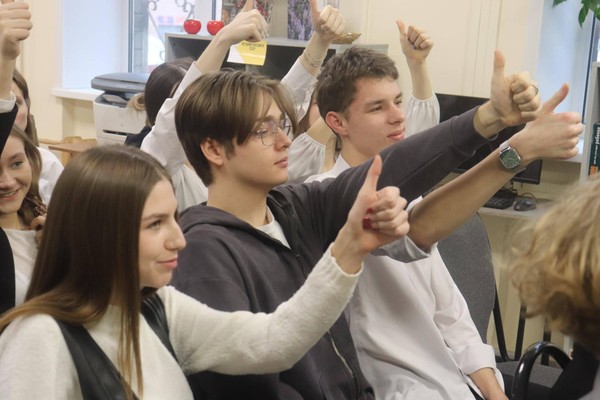 Интерактивная программа «Шли в поход снеговики»