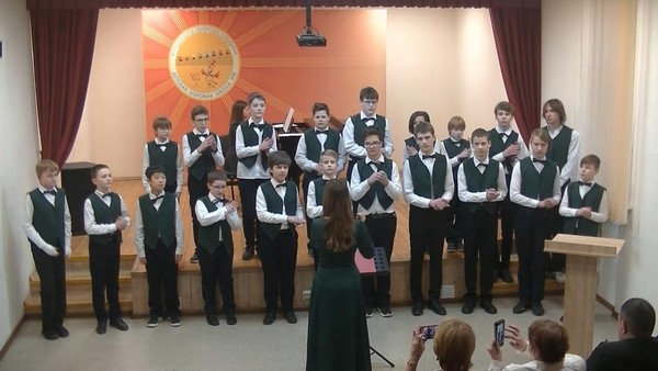 Новогодний концерт хора 1-2 классов «Орфеон»
