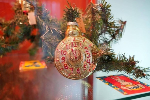 Выставка «Назад в Новый год»