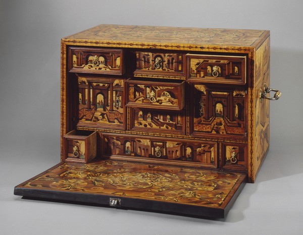 Выставка «Тайны и красота. Европейские настольные кабинеты XVI–XIX веков»