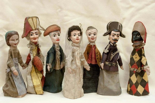 Выставка «Августейшие. Куклы»