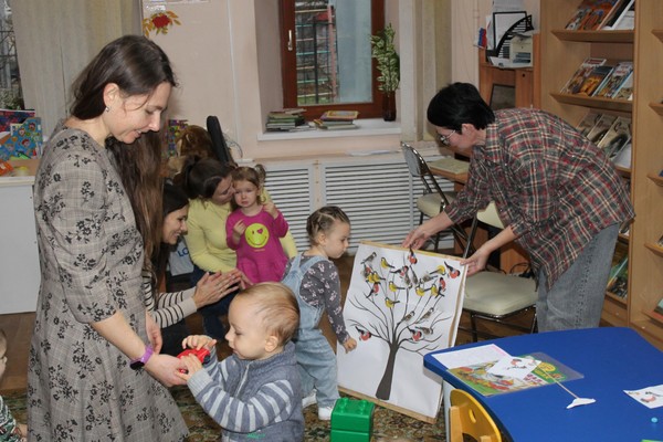 Занятие в кружке «Маленький читайка» «Кто в рукавичке живет?»