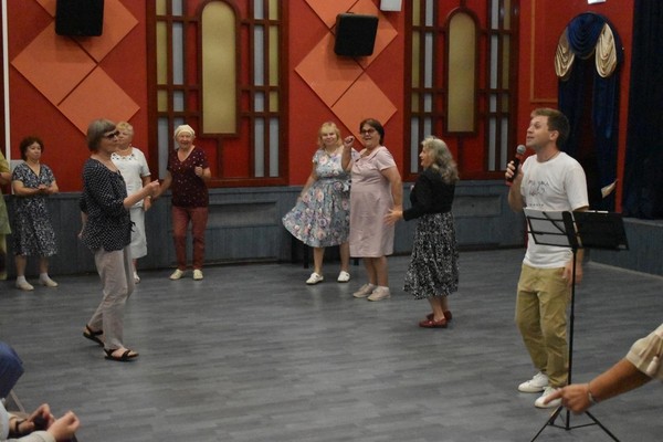 Танцевальный час «Ретро»